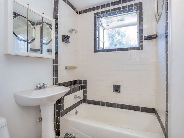 4463 Bellflower Avenue, West Toluca Lake, CA 91602