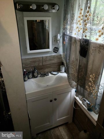 39 EDGEMERE AVE, Trenton, NJ 08618