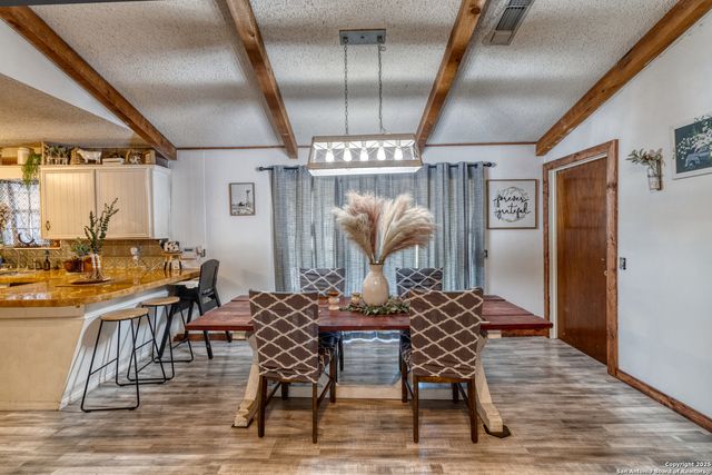 36 Pecan Dr, Leakey, TX 78873