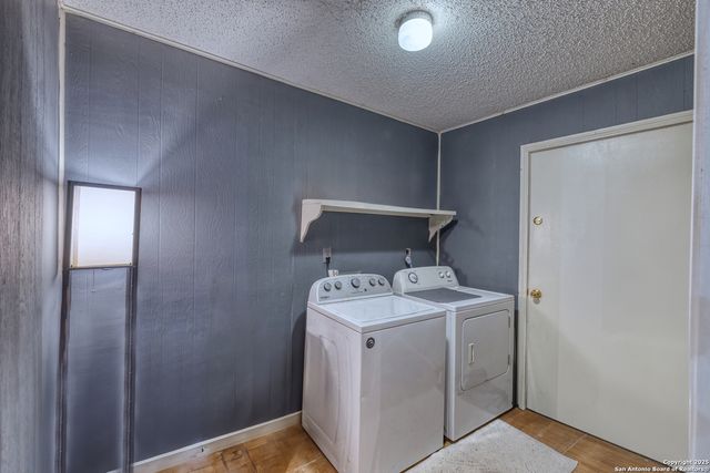 36 Pecan Dr, Leakey, TX 78873