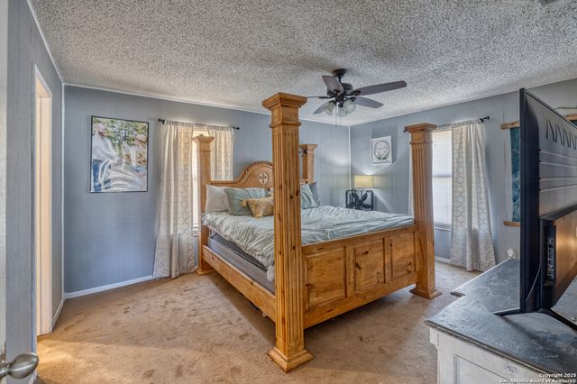 36 Pecan Dr, Leakey, TX 78873