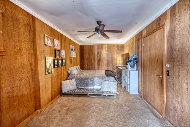 36 Pecan Dr, Leakey, TX 78873