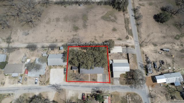 36 Pecan Dr, Leakey, TX 78873