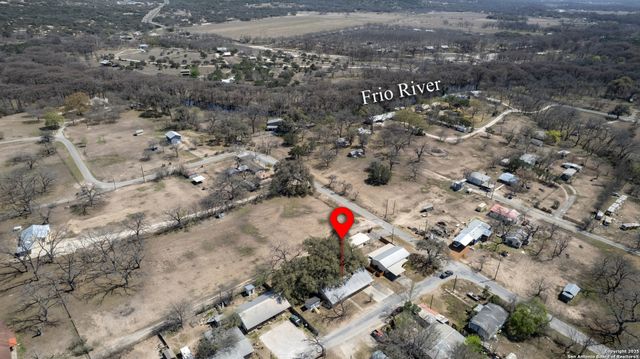 36 Pecan Dr, Leakey, TX 78873