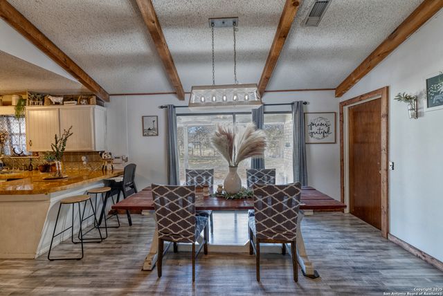 36 Pecan Dr, Leakey, TX 78873