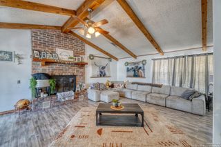 36 Pecan Dr, Leakey, TX 78873