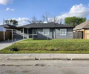 3621 Dawson Lane, Houston, TX 77051