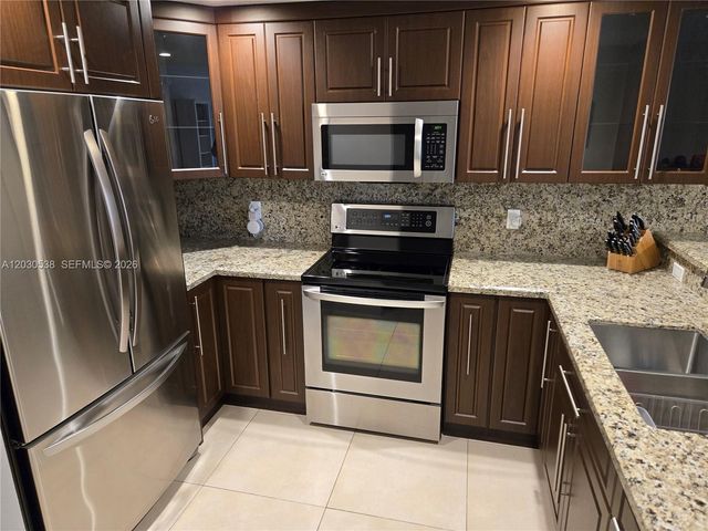 11213 SW 88 ST 110B, Miami, FL 33176