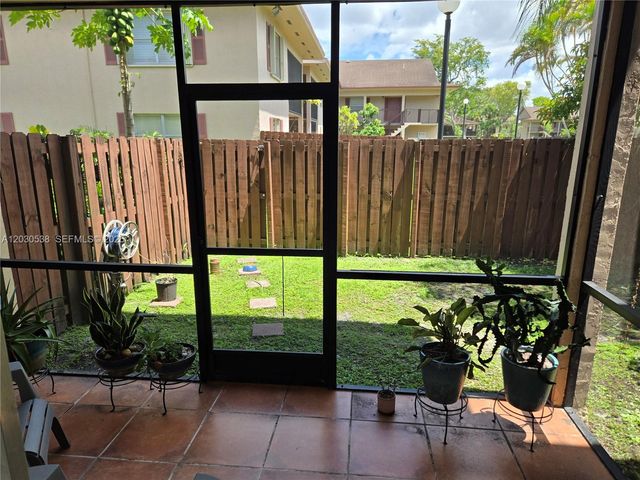 11213 SW 88 ST 110B, Miami, FL 33176