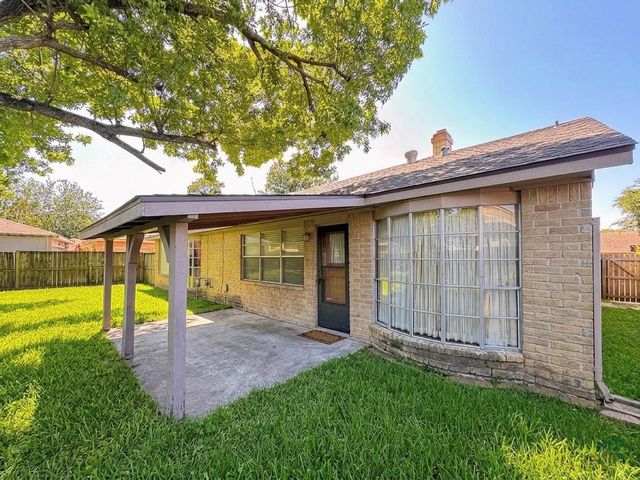 10407 Huntington Wood Drive, Houston, TX 77099
