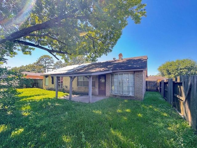 10407 Huntington Wood Drive, Houston, TX 77099