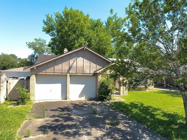 10407 Huntington Wood Drive, Houston, TX 77099