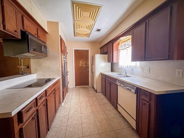 10407 Huntington Wood Drive, Houston, TX 77099
