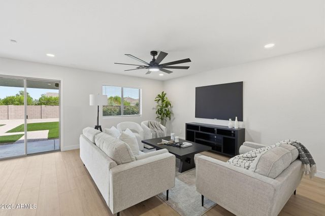 3360 W SANTA CRUZ Avenue, San Tan Valley, AZ 85144