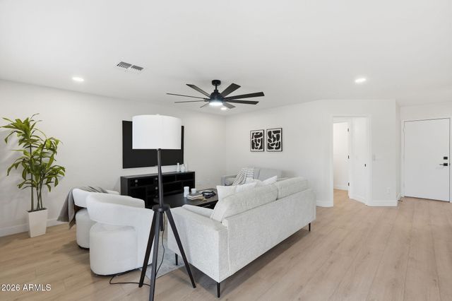 3360 W SANTA CRUZ Avenue, San Tan Valley, AZ 85144