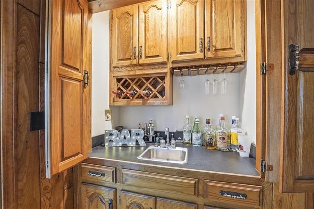 8003 Mullen Road, Lenexa, KS 66215