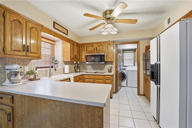 8003 Mullen Road, Lenexa, KS 66215