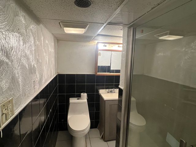 5730 S WASHTENAW Avenue, Chicago, IL 60629