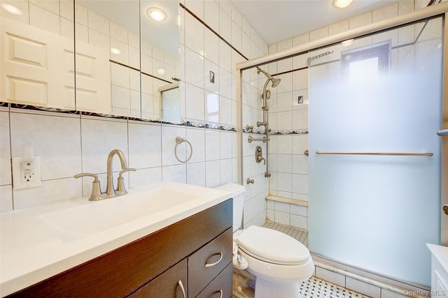 160-36 Cross Island Parkway 6-203, Whitestone, NY 11357