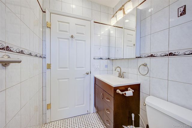 160-36 Cross Island Parkway 6-203, Whitestone, NY 11357