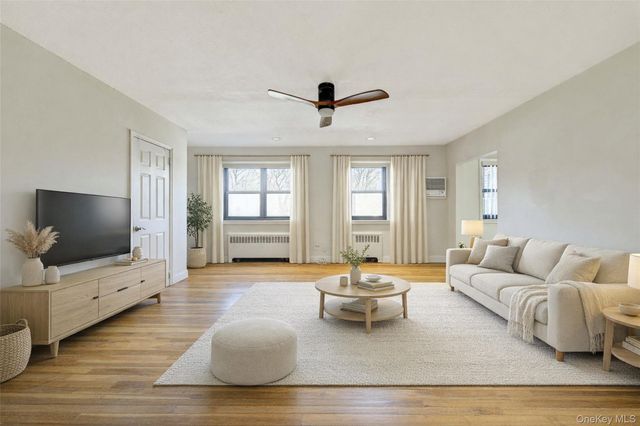 160-36 Cross Island Parkway 6-203, Whitestone, NY 11357