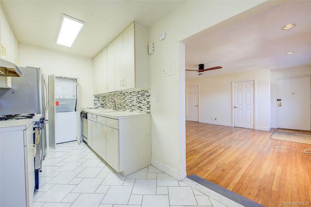 160-36 Cross Island Parkway 6-203, Whitestone, NY 11357