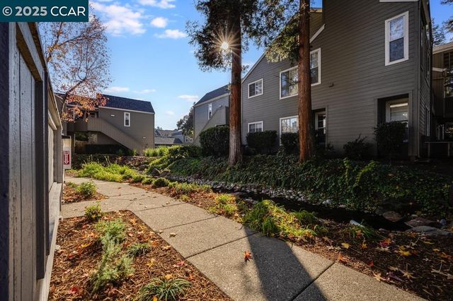 231 Sunspring Ct, Pleasant Hill, CA 94523