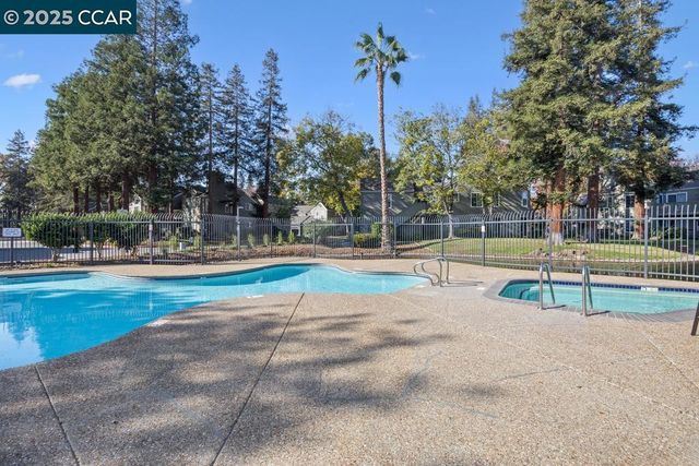 231 Sunspring Ct, Pleasant Hill, CA 94523
