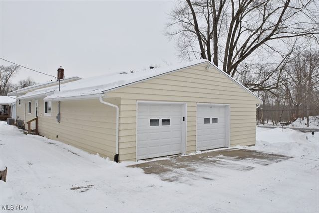 7636 Walnut Drive, Chippewa Lake, OH 44215