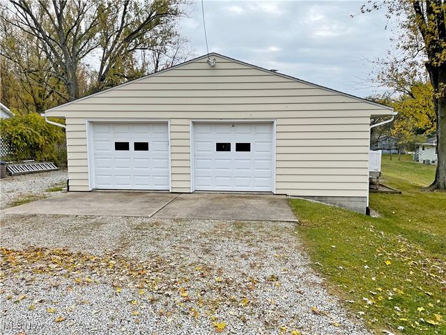 7636 Walnut Drive, Chippewa Lake, OH 44215