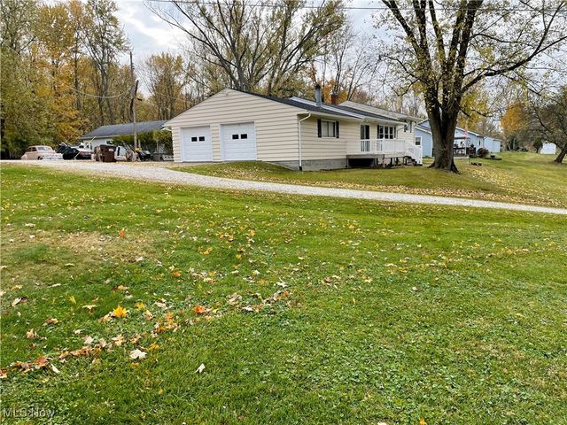 7636 Walnut Drive, Chippewa Lake, OH 44215