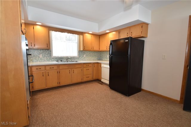 7636 Walnut Drive, Chippewa Lake, OH 44215