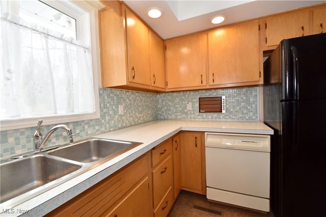 7636 Walnut Drive, Chippewa Lake, OH 44215