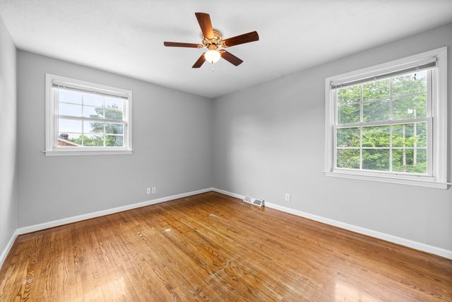 537 Morrison Dr, Clarksville, TN 37042