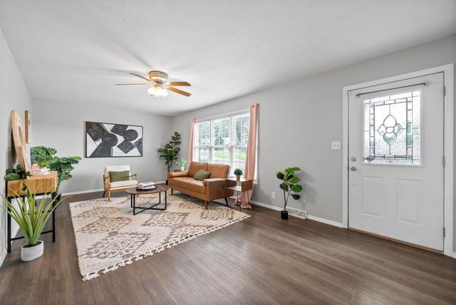 537 Morrison Dr, Clarksville, TN 37042