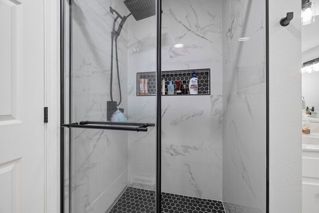 103 Lyle St, Gladewater, TX 75647