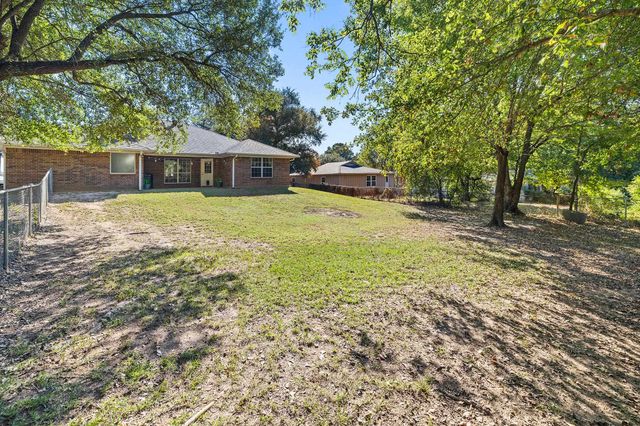 103 Lyle St, Gladewater, TX 75647