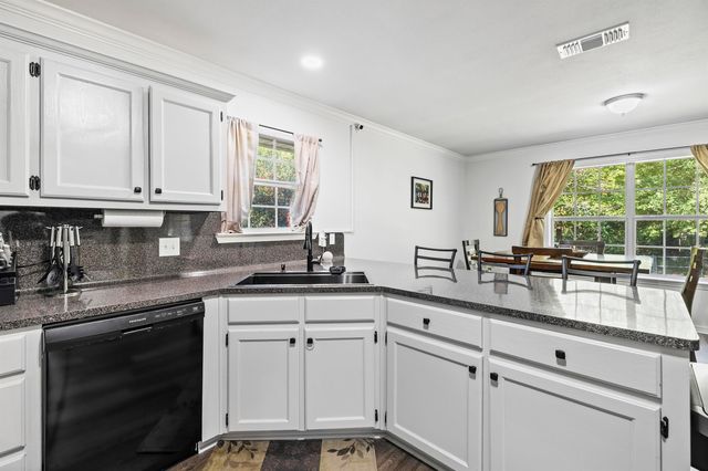 103 Lyle St, Gladewater, TX 75647