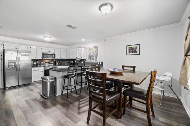 103 Lyle St, Gladewater, TX 75647