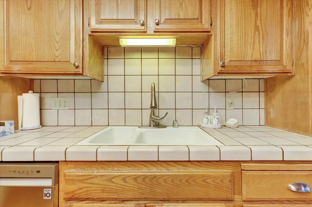 12746 Quaker Hill Cross Rd, Nevada City, CA 95959