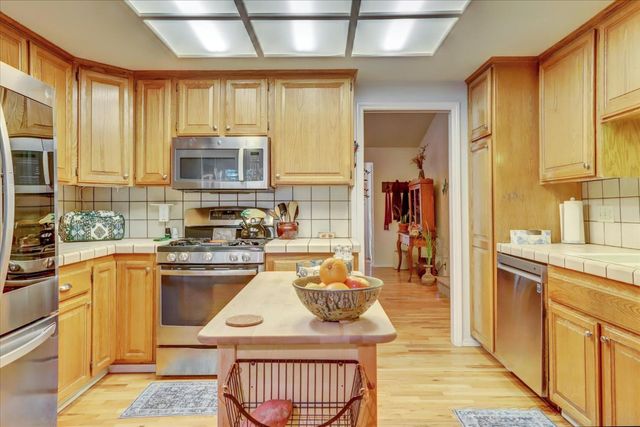 12746 Quaker Hill Cross Rd, Nevada City, CA 95959