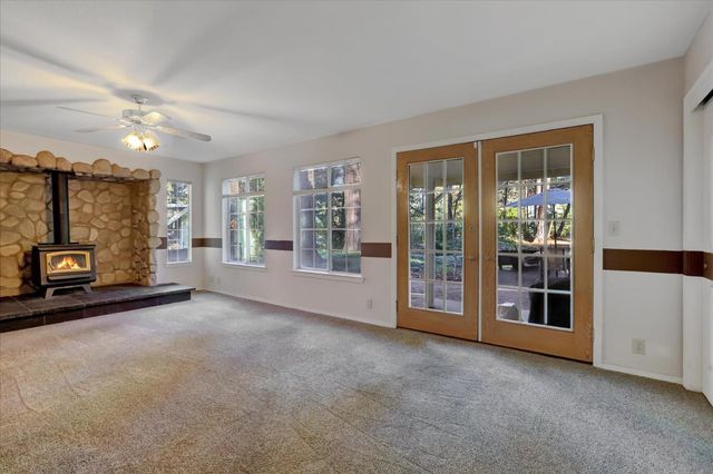 12746 Quaker Hill Cross Rd, Nevada City, CA 95959