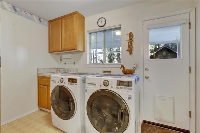 12746 Quaker Hill Cross Rd, Nevada City, CA 95959