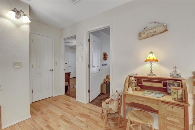 12746 Quaker Hill Cross Rd, Nevada City, CA 95959