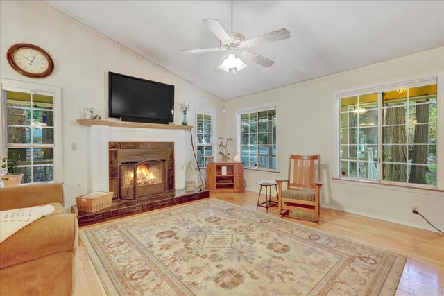 12746 Quaker Hill Cross Rd, Nevada City, CA 95959