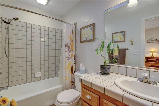 12746 Quaker Hill Cross Rd, Nevada City, CA 95959