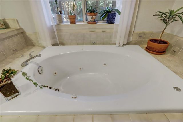 12746 Quaker Hill Cross Rd, Nevada City, CA 95959