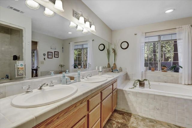 12746 Quaker Hill Cross Rd, Nevada City, CA 95959