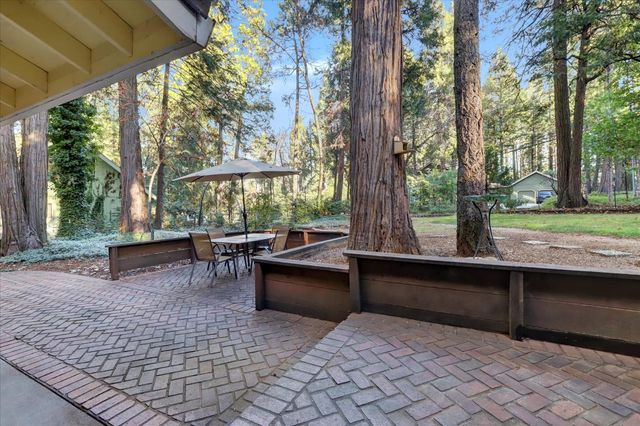 12746 Quaker Hill Cross Rd, Nevada City, CA 95959