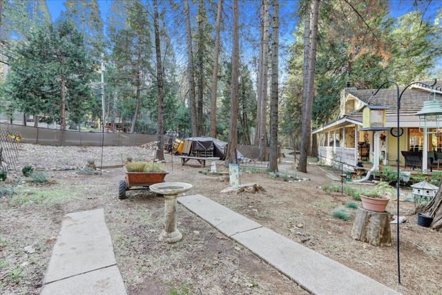 12746 Quaker Hill Cross Rd, Nevada City, CA 95959